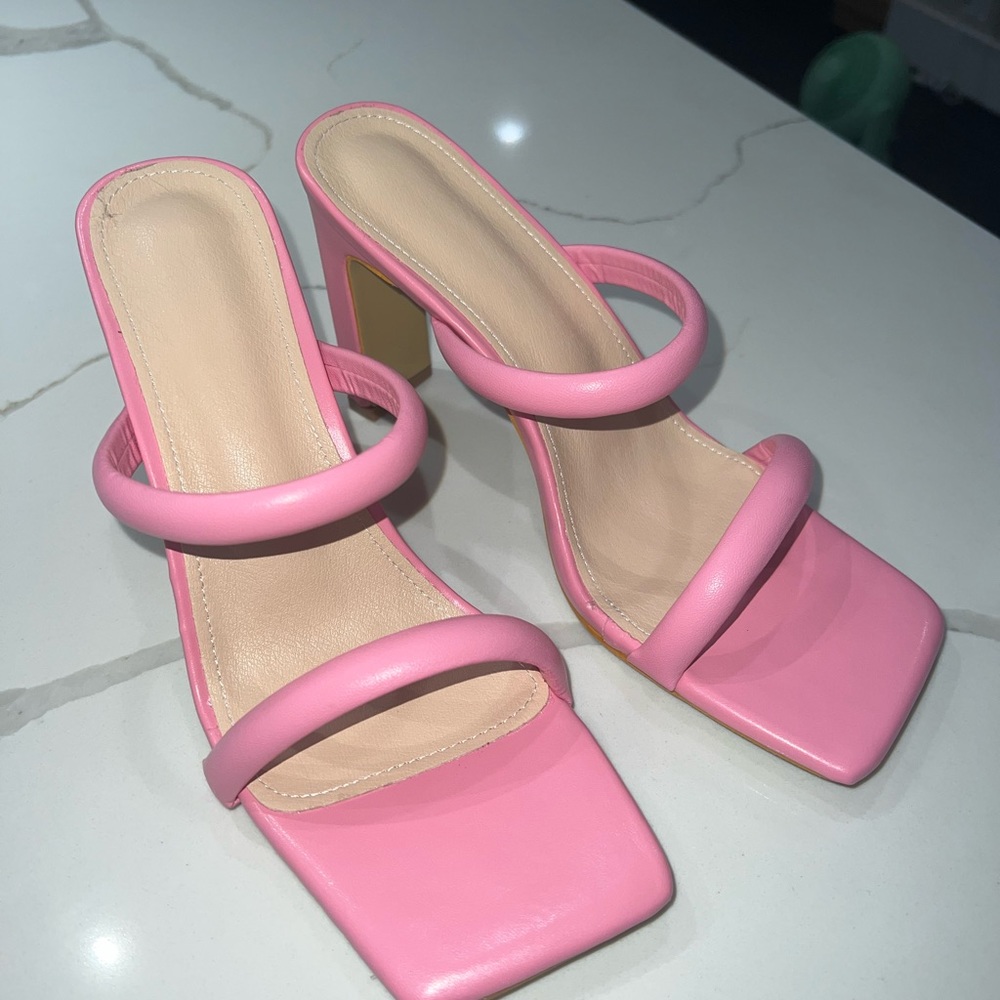 Pink sandals with a heel brand new size 10